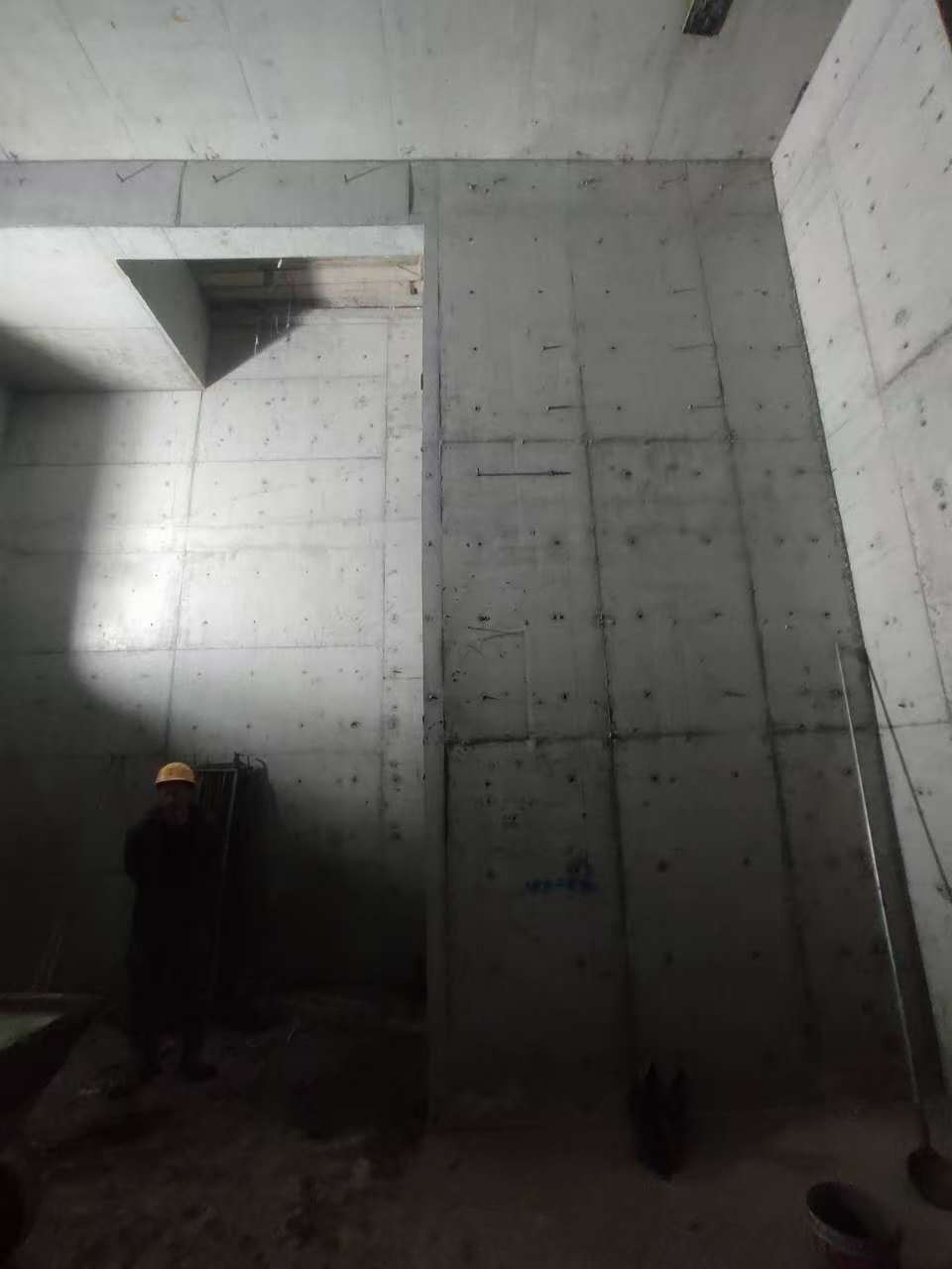 琼海墙上开槽钢筋断了有影响吗